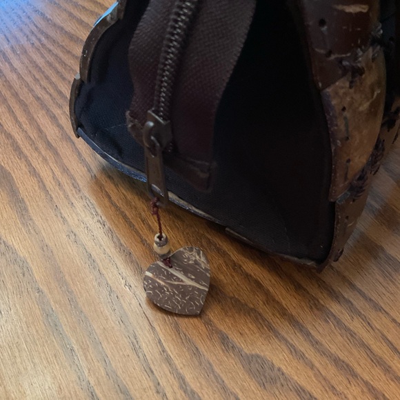 Coconut Laced Wooden Handles Handbag - Picture 7 of 11